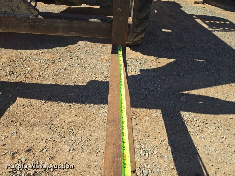 image for item EU3876 2009 Sky Trak 8042 telehandler