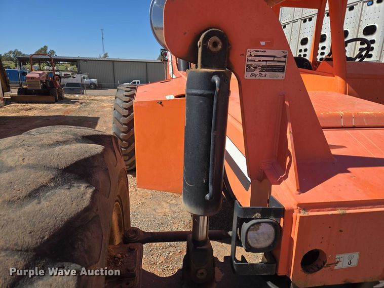 image for item EU3876 2009 Sky Trak 8042 telehandler