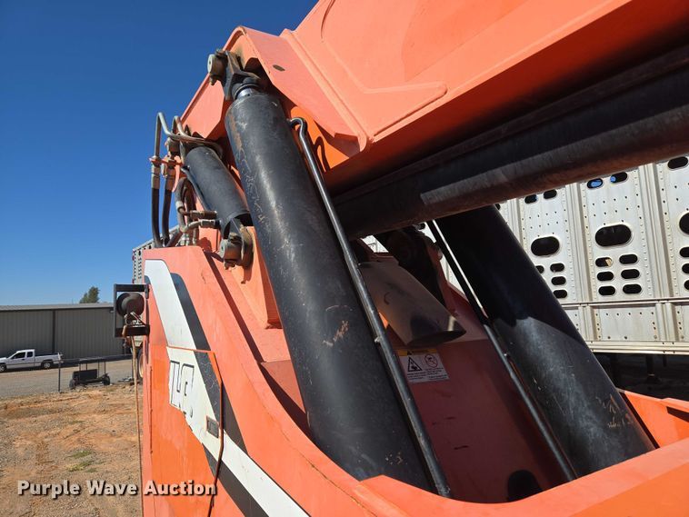 image for item EU3876 2009 Sky Trak 8042 telehandler