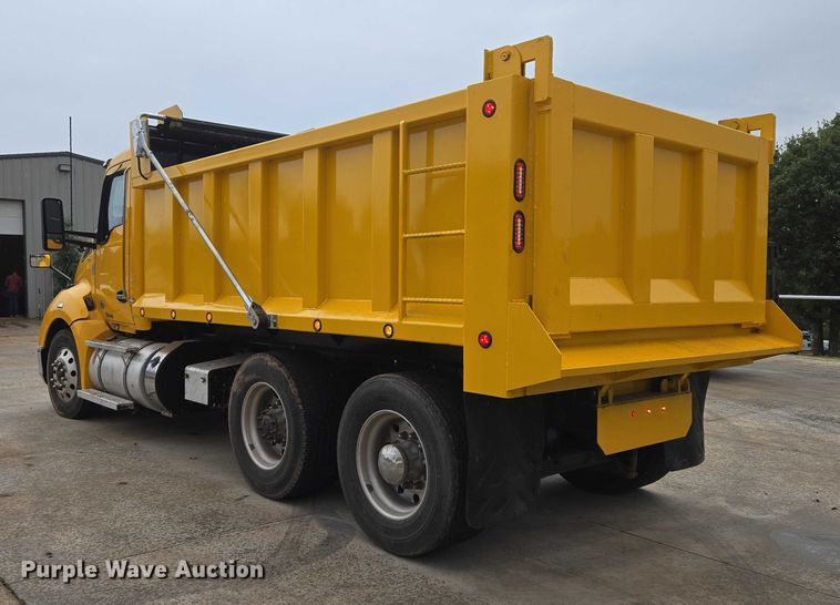 image for item EU3898 2021 Kenworth T680 dump truck
