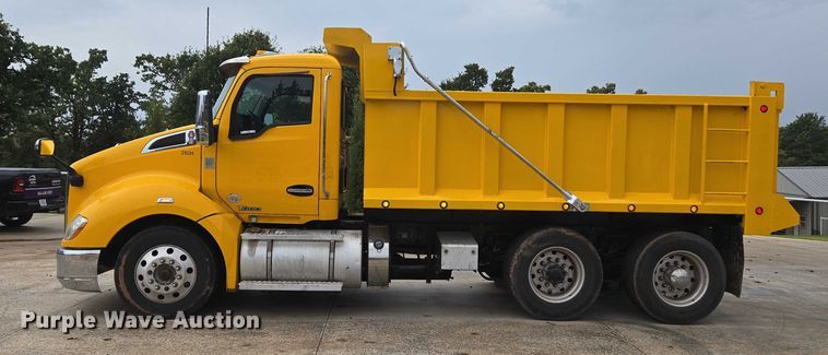 image for item EU3898 2021 Kenworth T680 dump truck