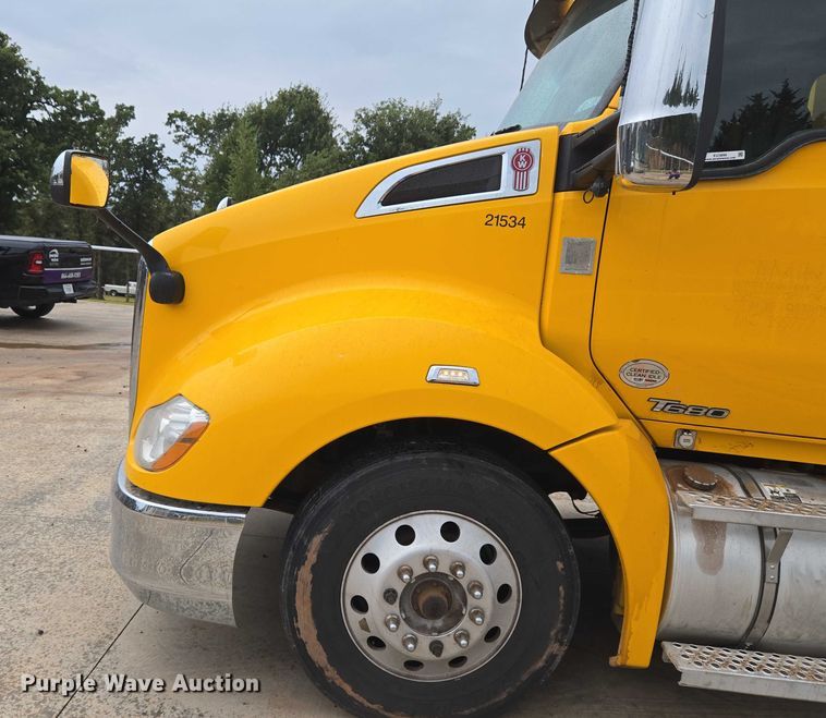 image for item EU3898 2021 Kenworth T680 dump truck