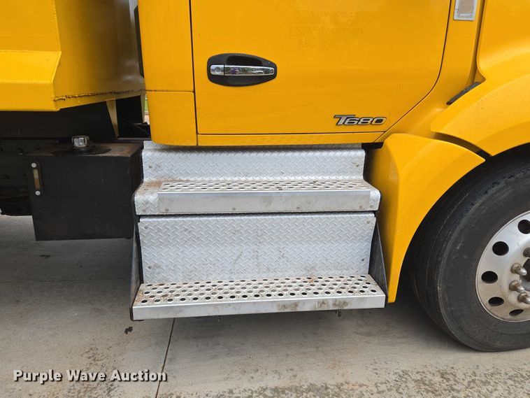 image for item EU3898 2021 Kenworth T680 dump truck