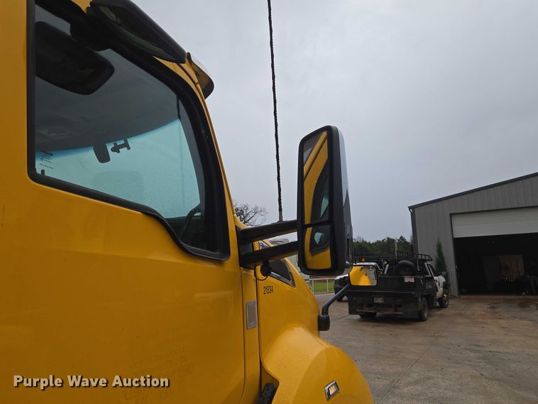 image for item EU3898 2021 Kenworth T680 dump truck