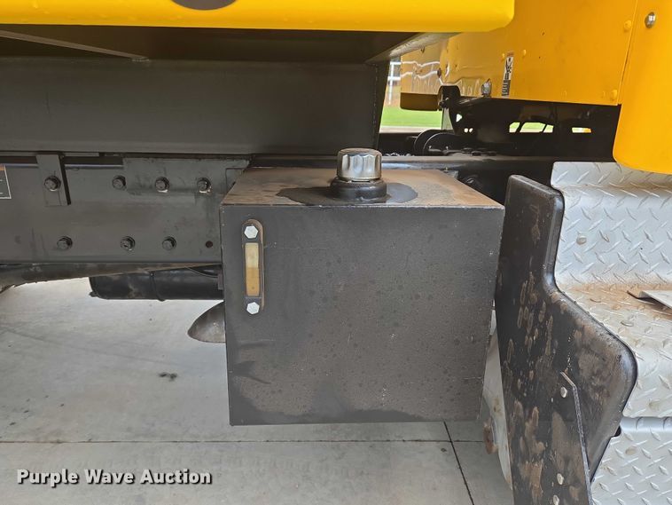 image for item EU3898 2021 Kenworth T680 dump truck