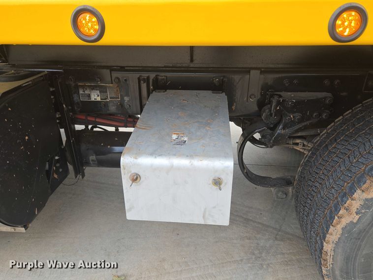 image for item EU3898 2021 Kenworth T680 dump truck