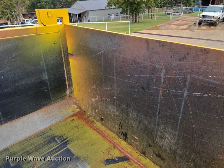 image for item EU3898 2021 Kenworth T680 dump truck