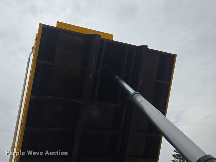 image for item EU3898 2021 Kenworth T680 dump truck