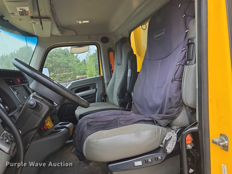 image for item EU3898 2021 Kenworth T680 dump truck