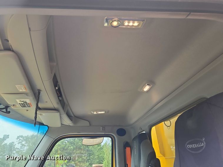 image for item EU3898 2021 Kenworth T680 dump truck