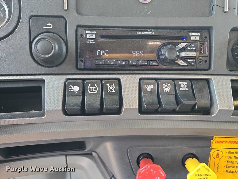 image for item EU3898 2021 Kenworth T680 dump truck