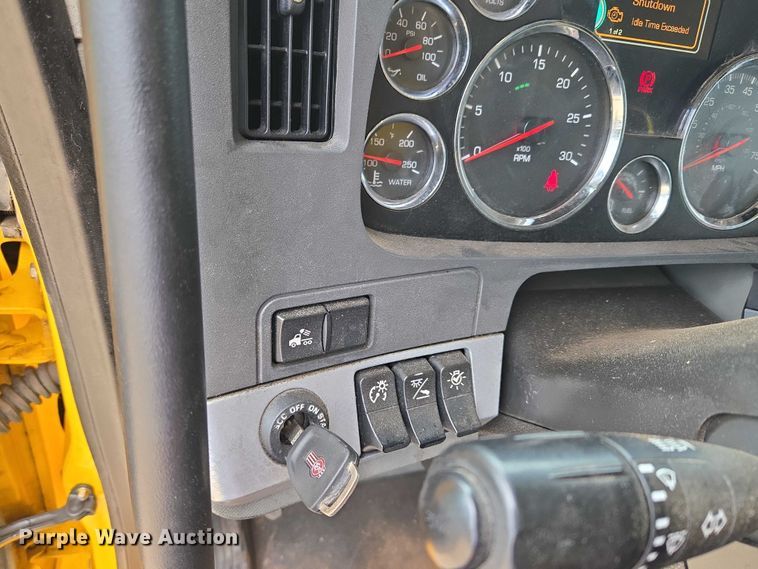 image for item EU3898 2021 Kenworth T680 dump truck