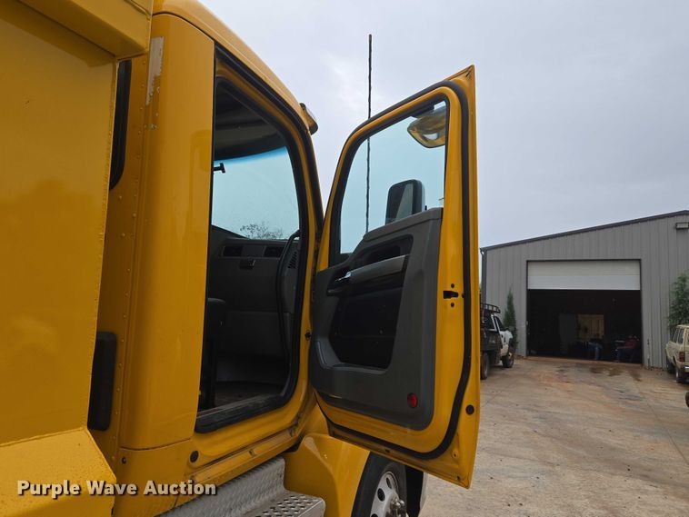 image for item EU3898 2021 Kenworth T680 dump truck