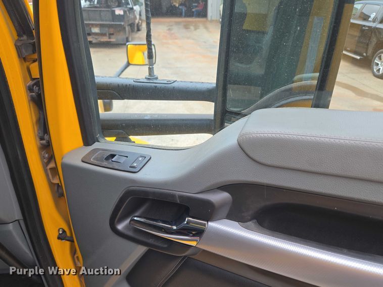 image for item EU3898 2021 Kenworth T680 dump truck