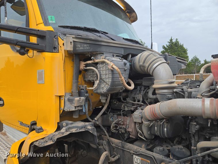 image for item EU3898 2021 Kenworth T680 dump truck