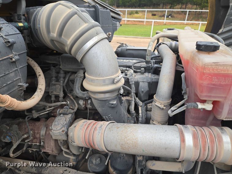 image for item EU3898 2021 Kenworth T680 dump truck