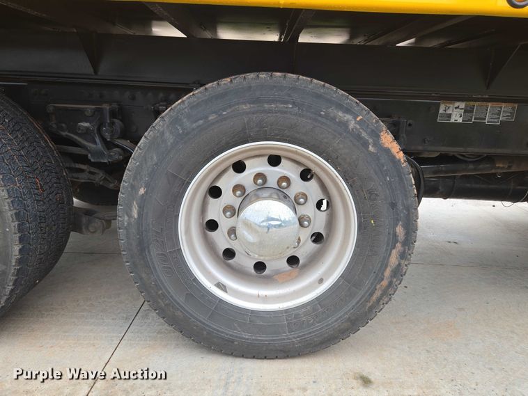 image for item EU3898 2021 Kenworth T680 dump truck