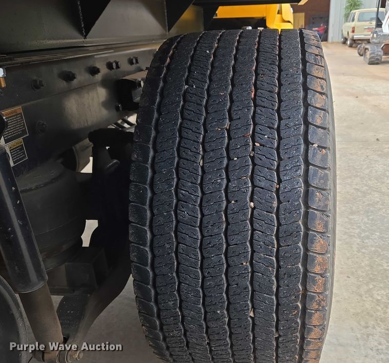 image for item EU3898 2021 Kenworth T680 dump truck