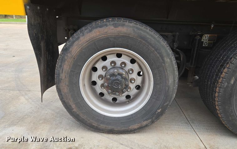 image for item EU3898 2021 Kenworth T680 dump truck