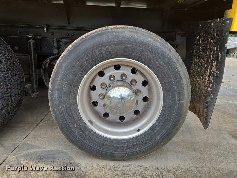 image for item EU3898 2021 Kenworth T680 dump truck