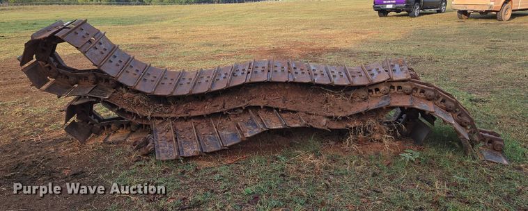 image for item EU3907 Dozer tracks