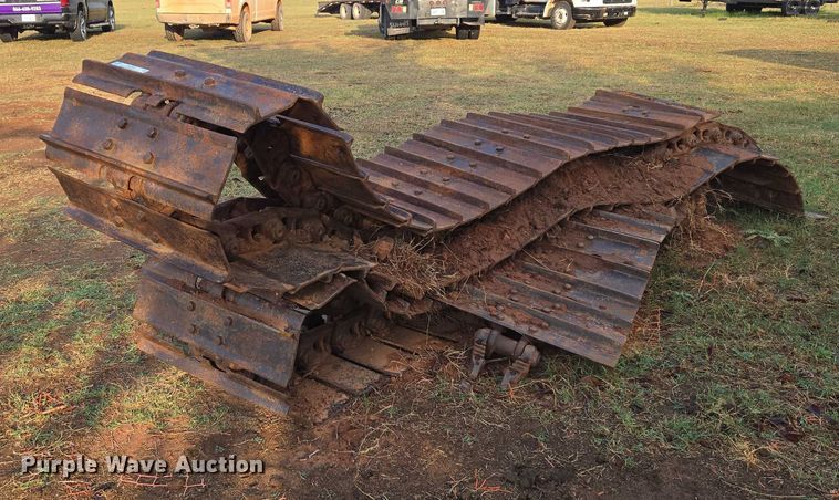 image for item EU3907 Dozer tracks