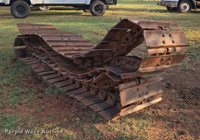 image for item EU3907 Dozer tracks