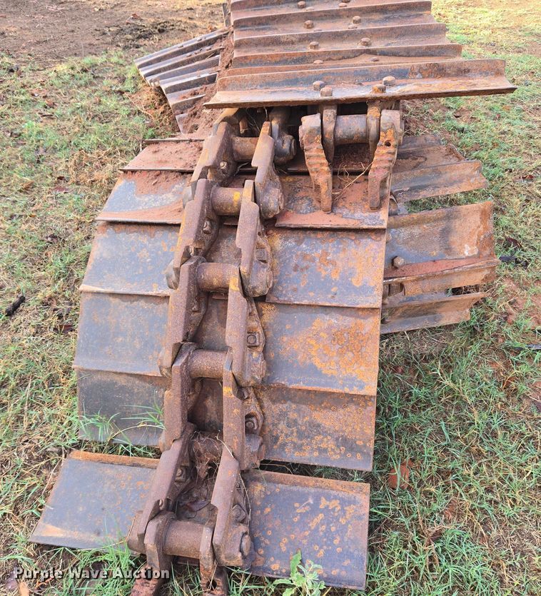 image for item EU3907 Dozer tracks