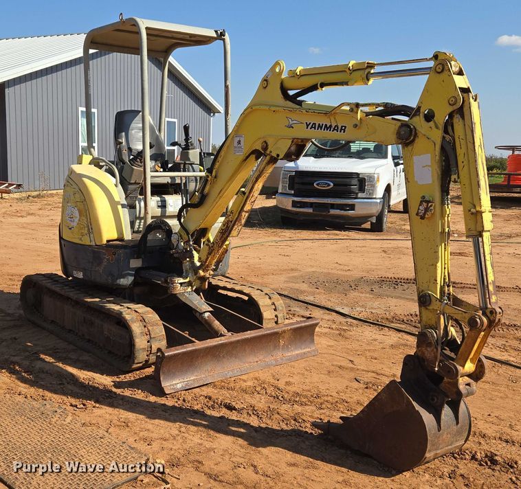 EXCAVADORA YANMAR VIO203