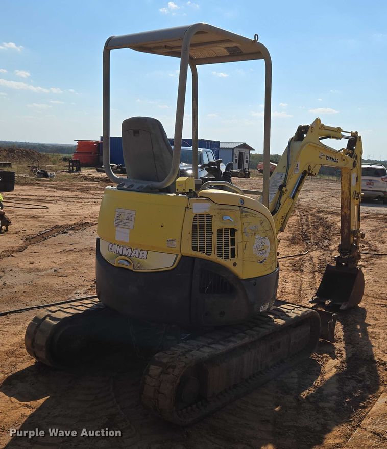 EXCAVADORA YANMAR VIO203
