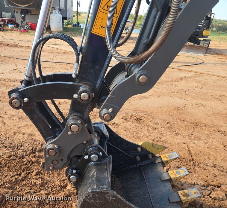 image for item EU3923 Kymron XH42D mini excavator