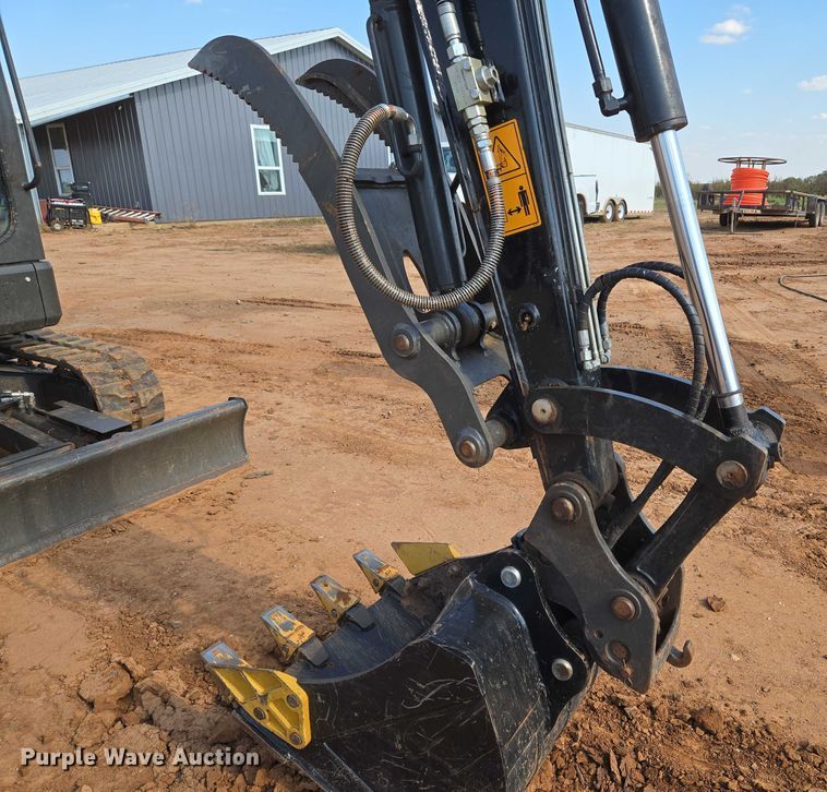 image for item EU3923 Kymron XH42D mini excavator