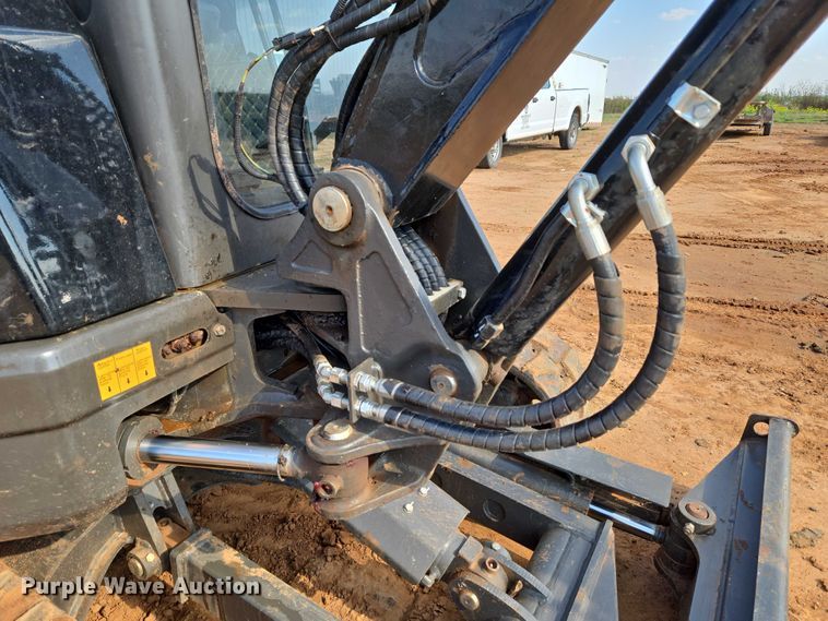 image for item EU3923 Kymron XH42D mini excavator