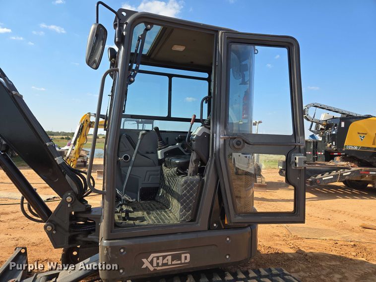 image for item EU3923 Kymron XH42D mini excavator