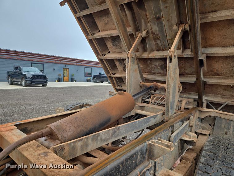 image for item EU3947 1998 GMC C8500 dump truck