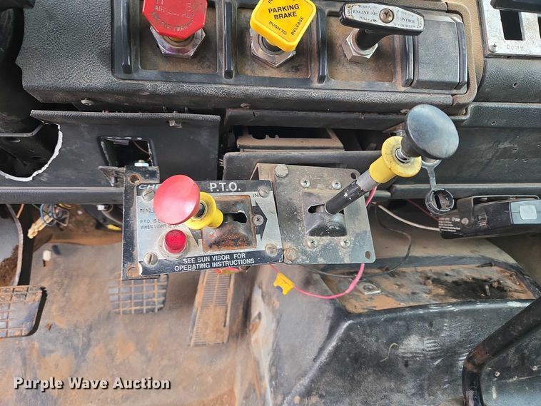 image for item EU3947 1998 GMC C8500 dump truck