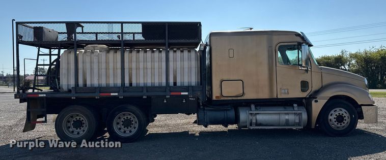 image for item EU5095 2007 Freightliner Columbia flatbed truck