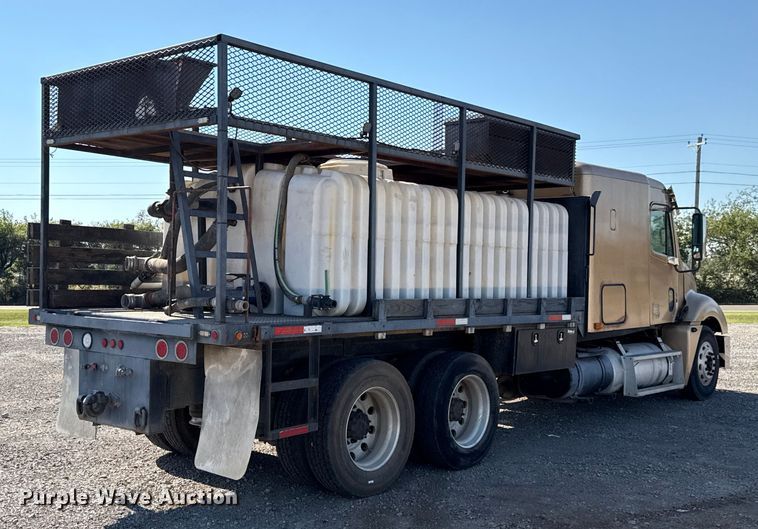 image for item EU5095 2007 Freightliner Columbia flatbed truck