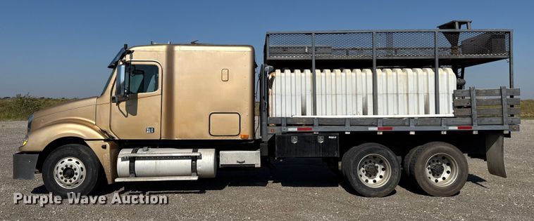 image for item EU5095 2007 Freightliner Columbia flatbed truck