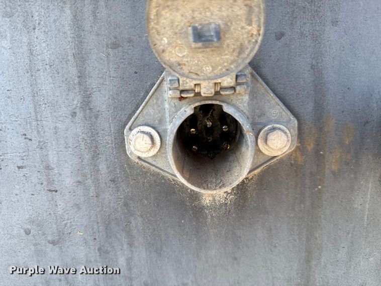 image for item EU5095 2007 Freightliner Columbia flatbed truck