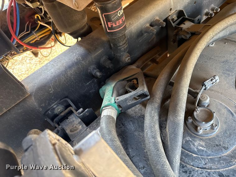 image for item EU5095 2007 Freightliner Columbia flatbed truck