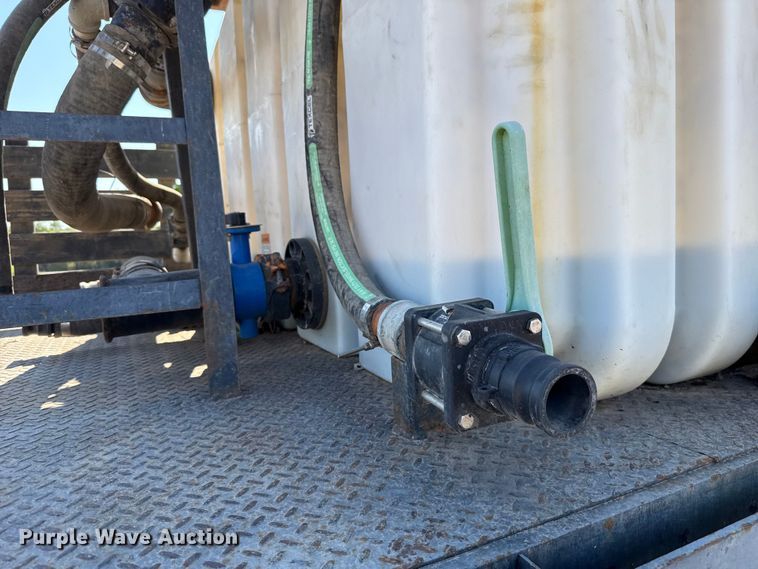 image for item EU5095 2007 Freightliner Columbia flatbed truck