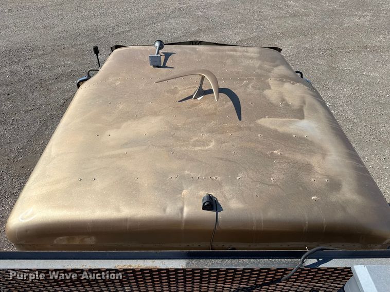 image for item EU5095 2007 Freightliner Columbia flatbed truck