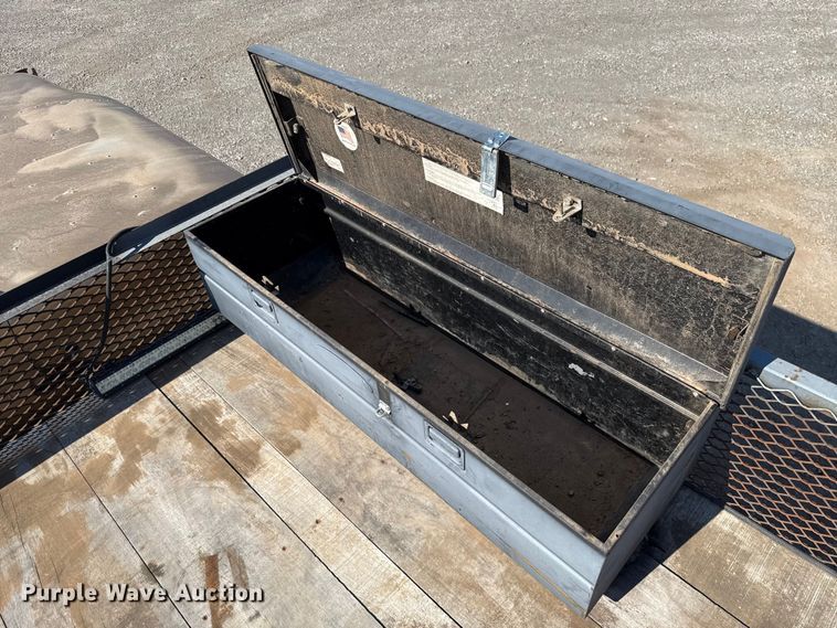 image for item EU5095 2007 Freightliner Columbia flatbed truck