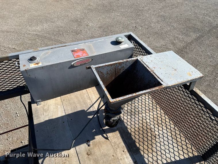 image for item EU5095 2007 Freightliner Columbia flatbed truck