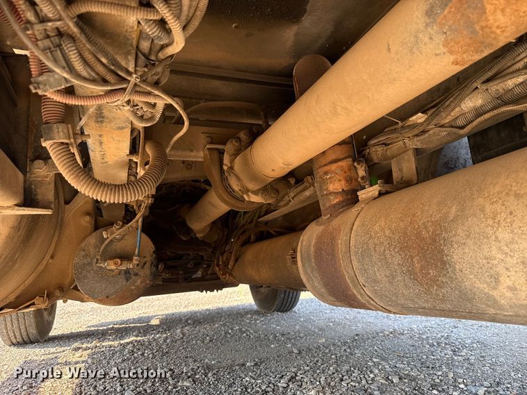 image for item EU5095 2007 Freightliner Columbia flatbed truck