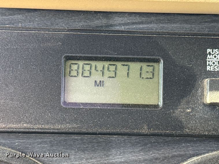 image for item EU5095 2007 Freightliner Columbia flatbed truck