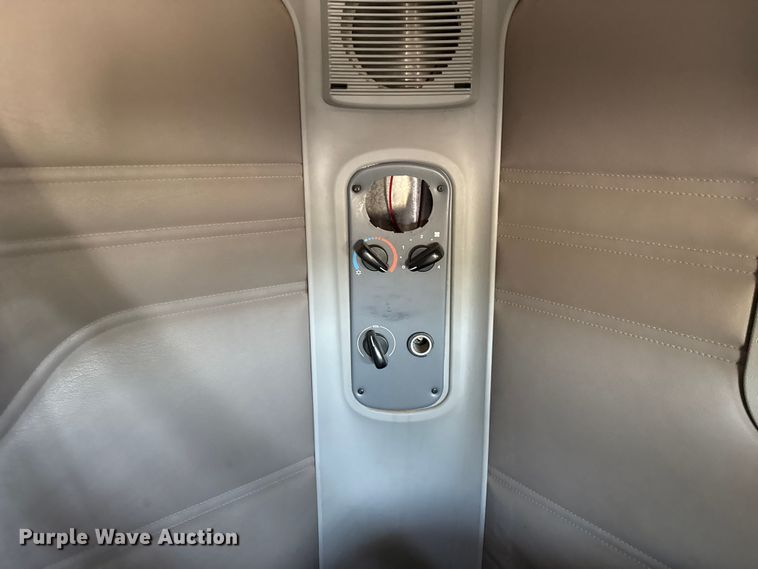 image for item EU5095 2007 Freightliner Columbia flatbed truck