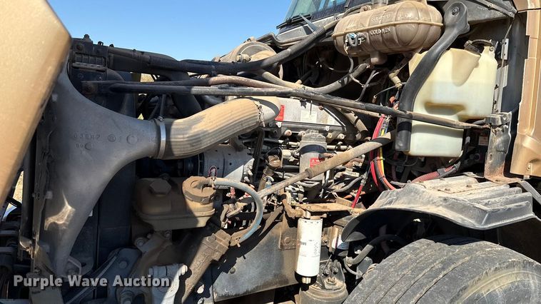 image for item EU5095 2007 Freightliner Columbia flatbed truck