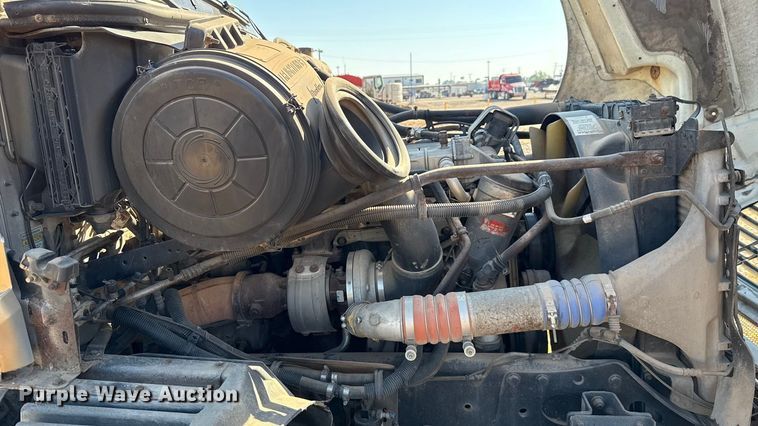 image for item EU5095 2007 Freightliner Columbia flatbed truck